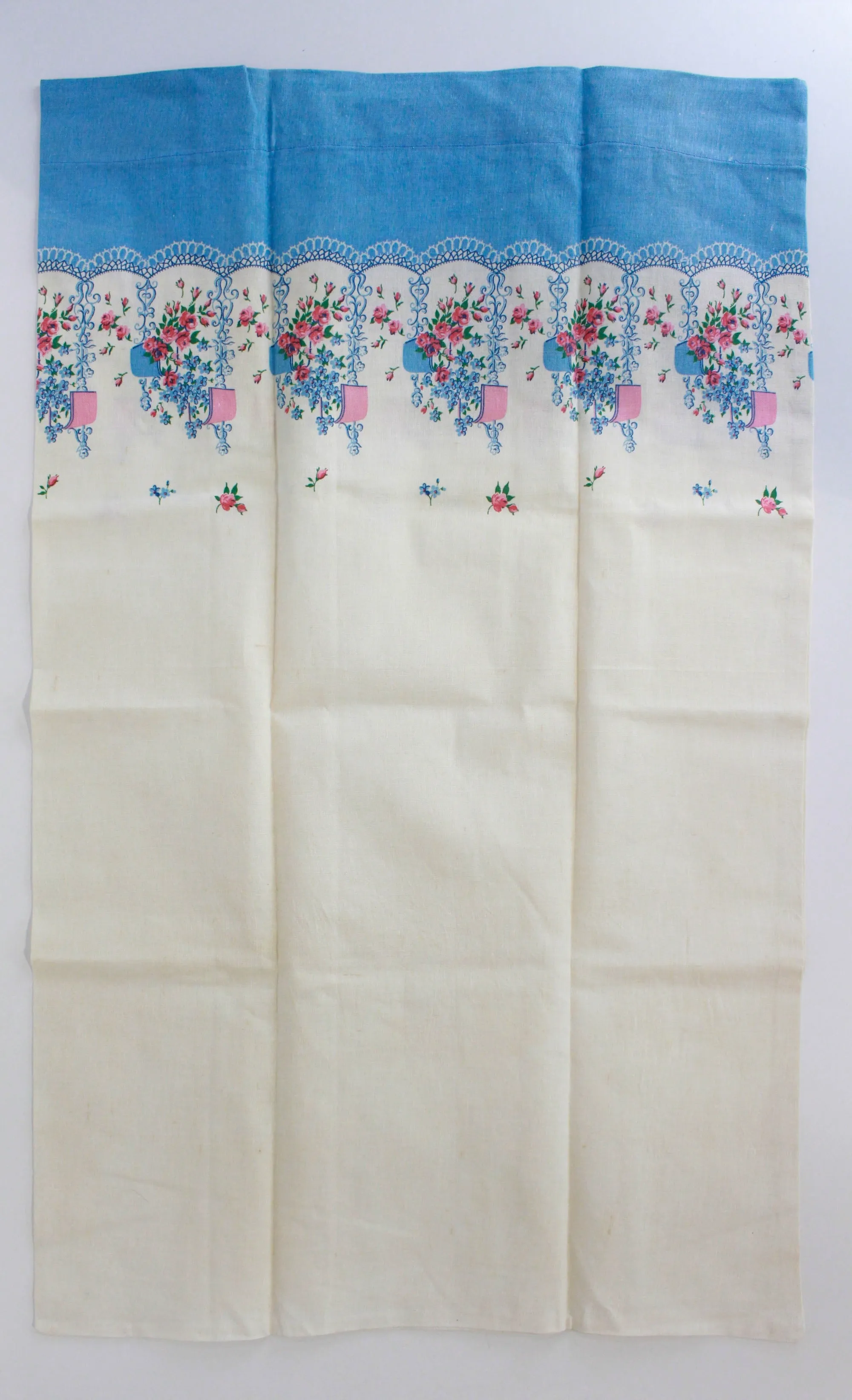 1940s Blue Floral Print Feedsack Pillowcase (2)