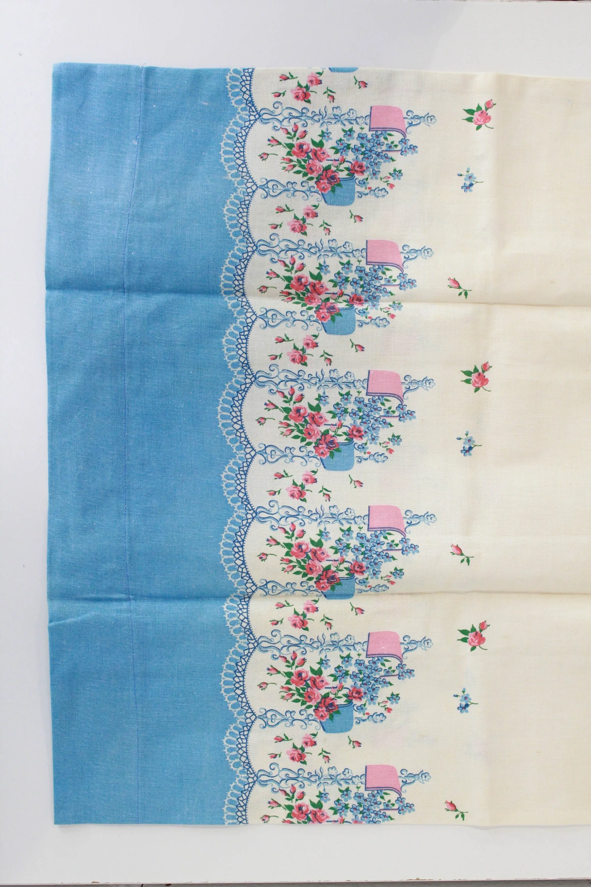 1940s Blue Floral Print Feedsack Pillowcase (2)