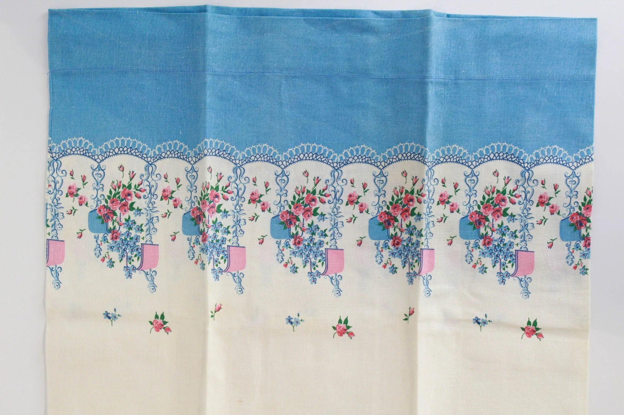 1940s Blue Floral Print Feedsack Pillowcase (2)