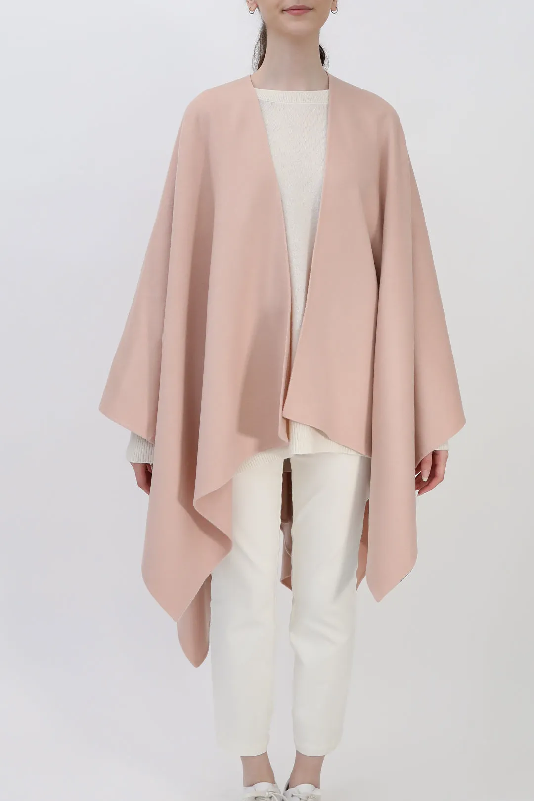 ALPINE CAPE IN PURE CASHMERE