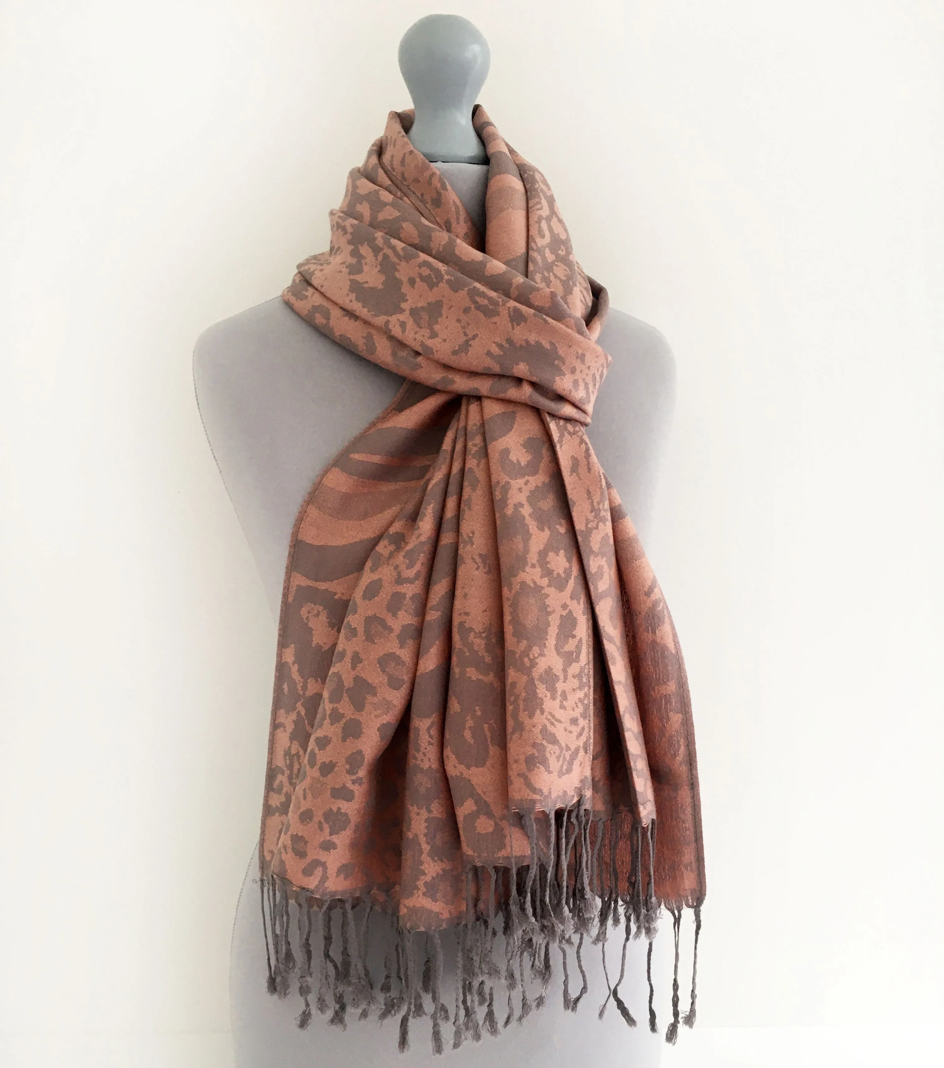 BLUSH PINK LARGE LEOPARD PRINT REVERSIBLE PASHMINA SHAWL SCARF