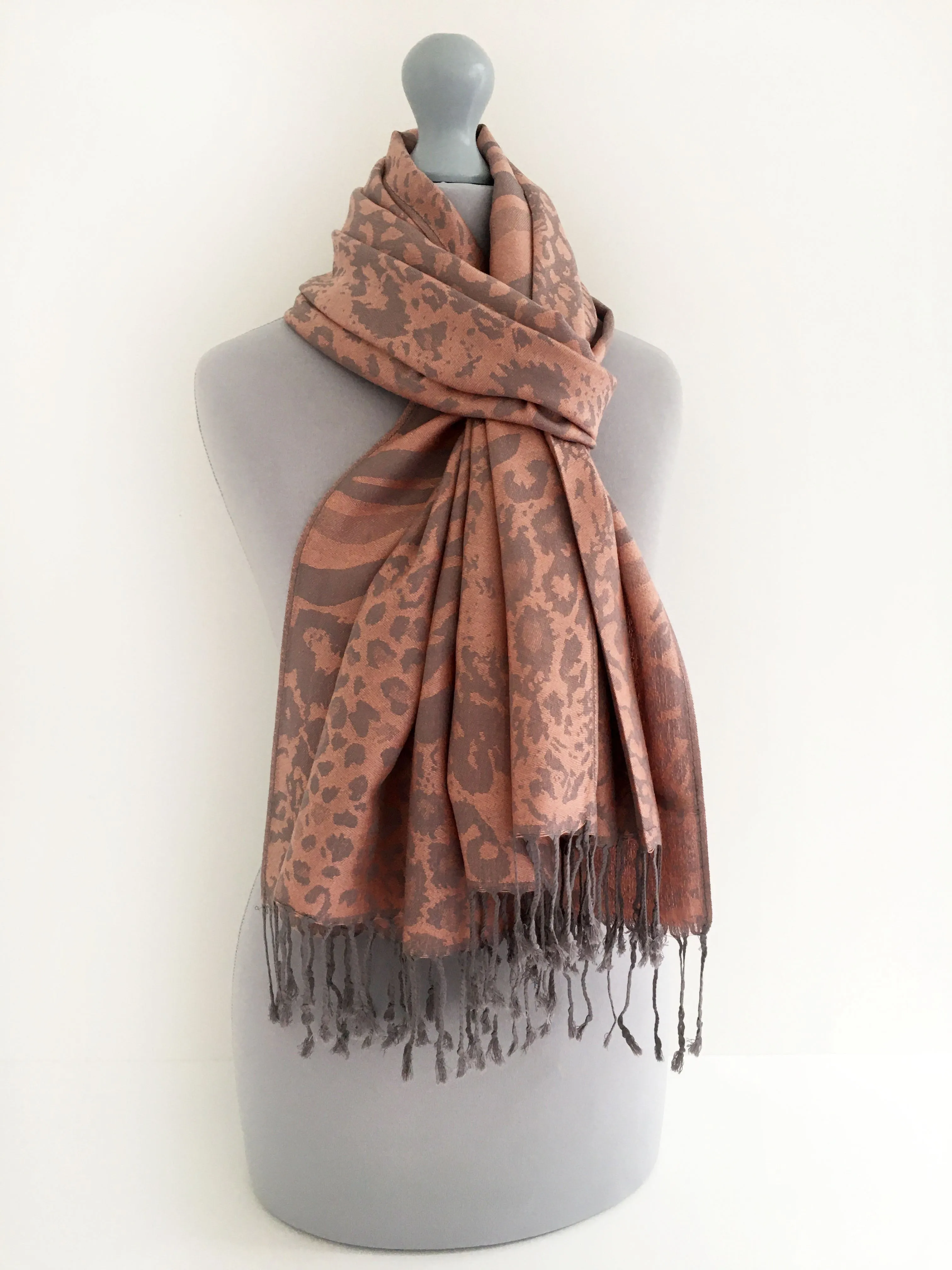 BLUSH PINK LARGE LEOPARD PRINT REVERSIBLE PASHMINA SHAWL SCARF