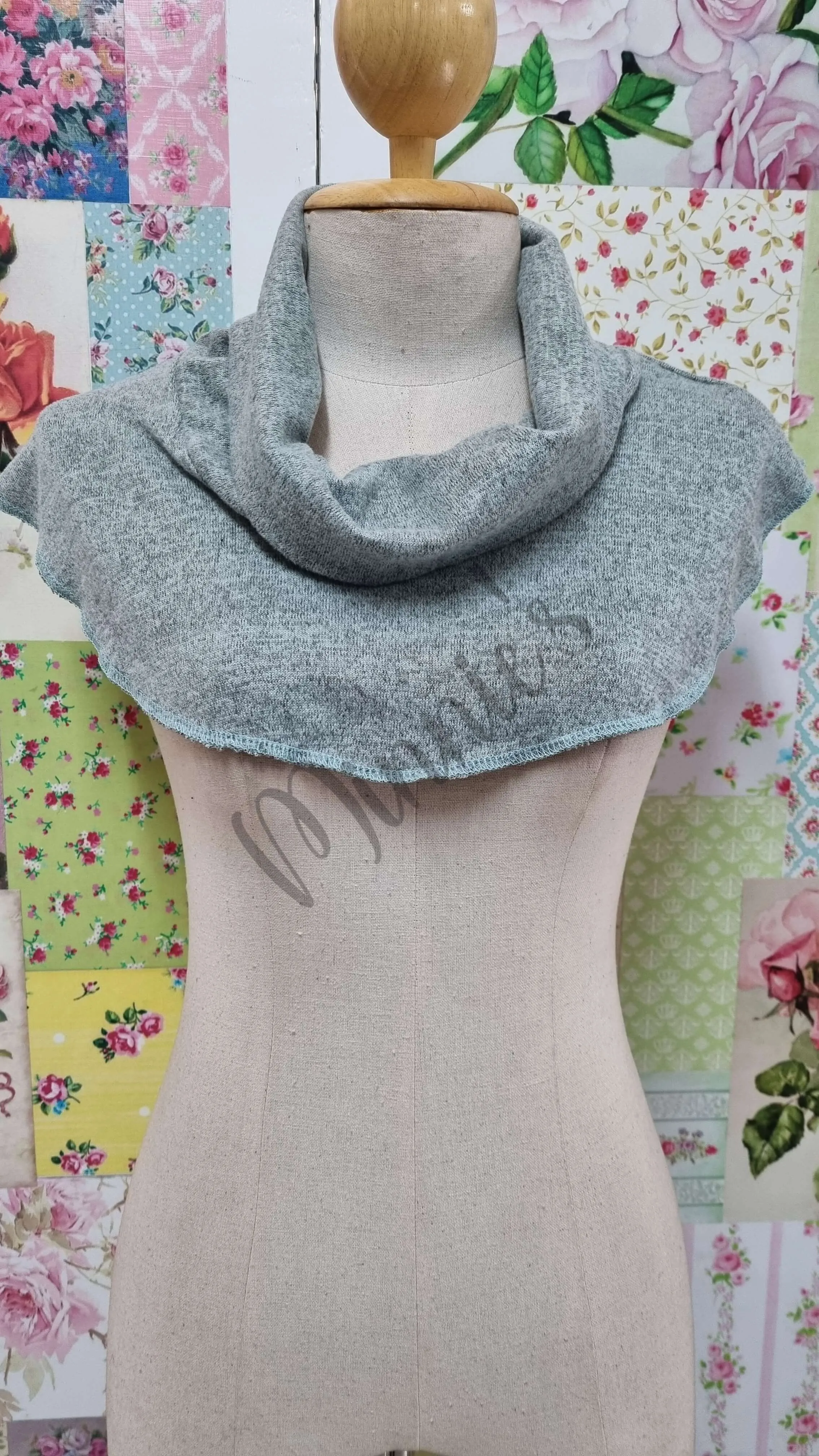 Cowl Neck GD0111