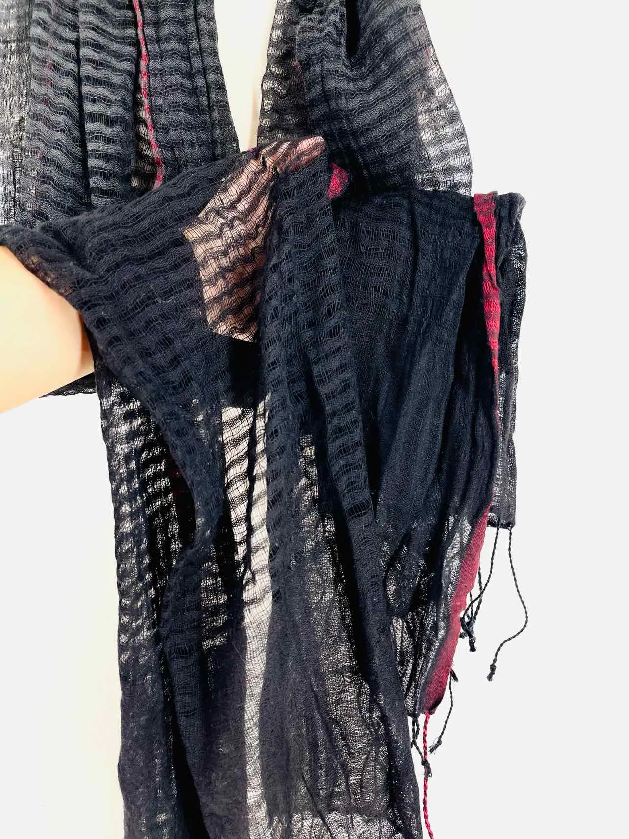 Eileen Fisher Size One Size Black/Red Trim Fringe Scarves Scarf