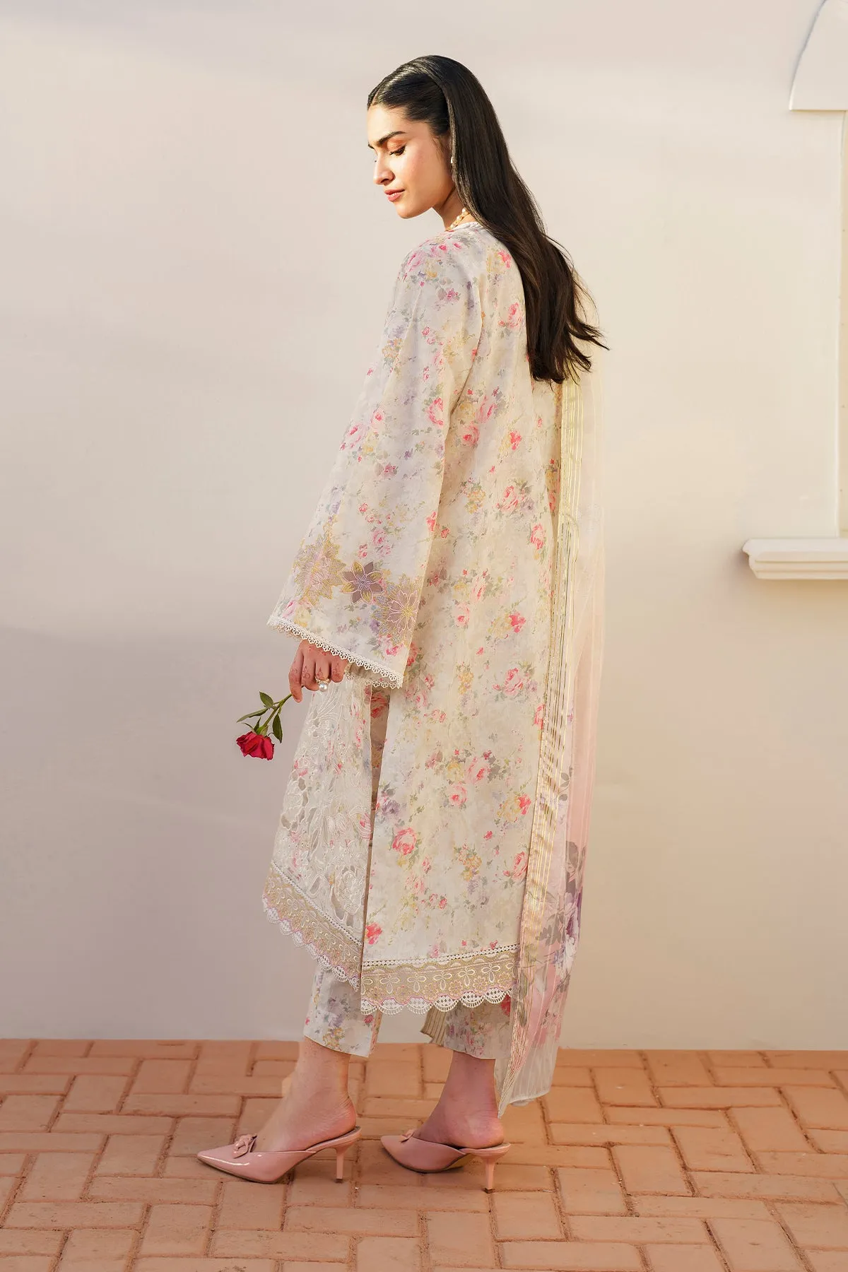 EMBROIDERED PRINTED LAWN UF-639