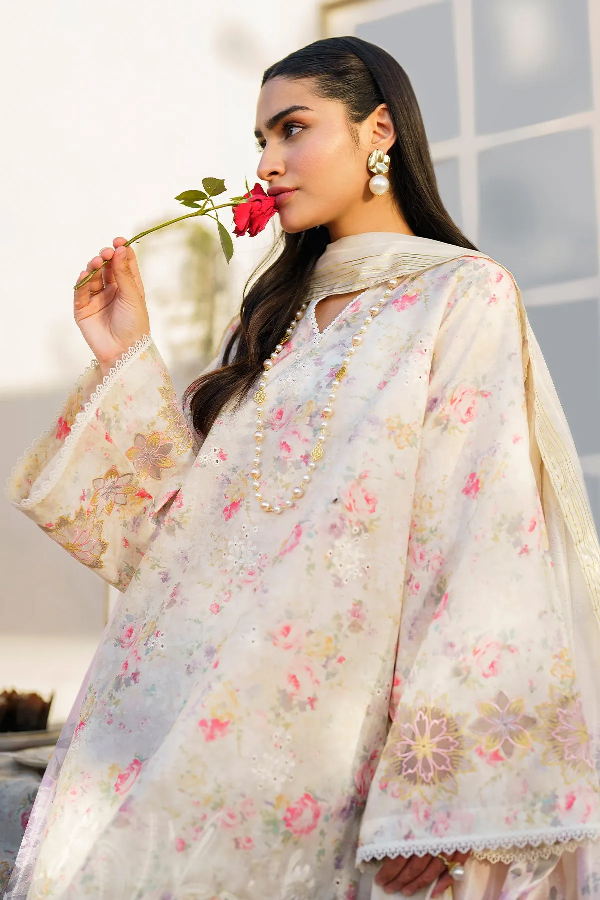 EMBROIDERED PRINTED LAWN UF-639