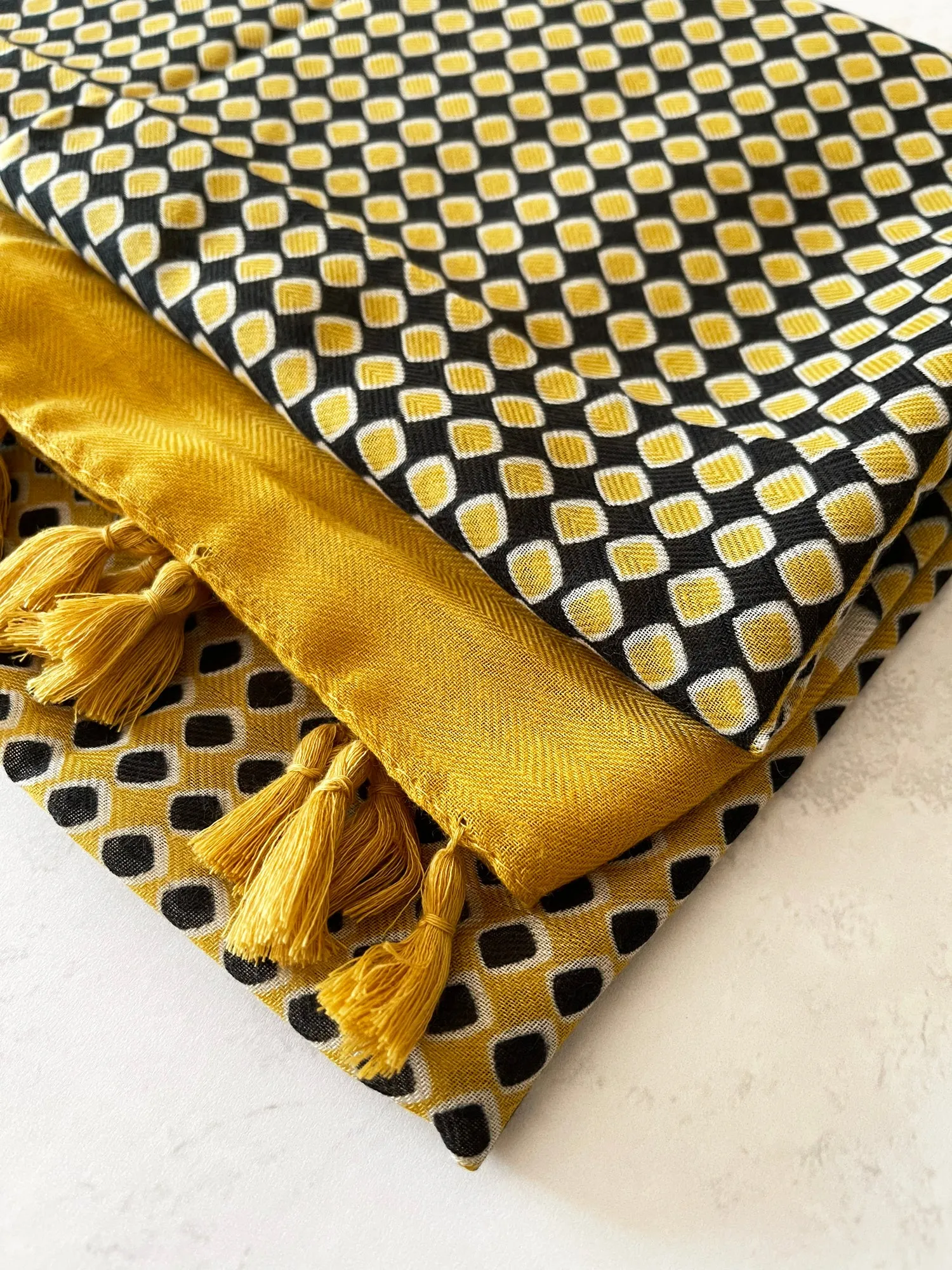 LARGE MUSTARD YELLOW DIAMOND PRINT SHAWL SCARF WITH TASSELS